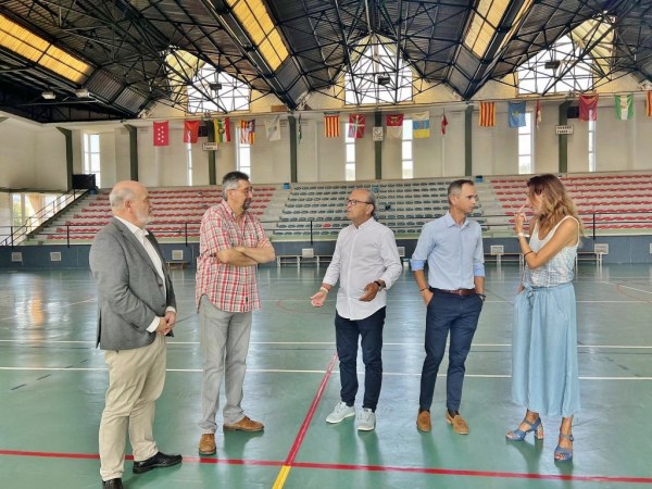Visita al pabellón del complejo municipal de deportes