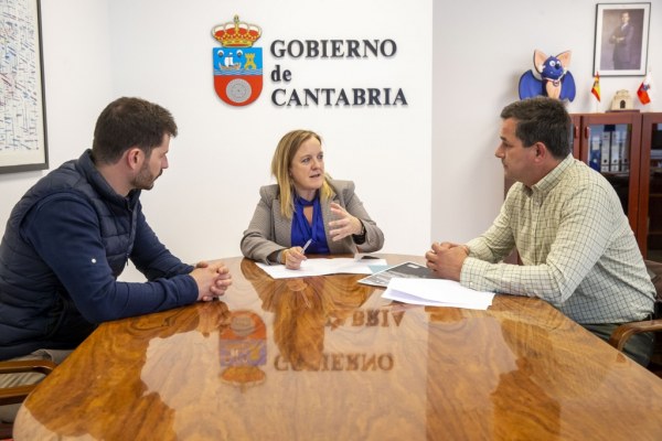 Isabel Urrutia con Juan Manuel Cuevas y Francisco Moral