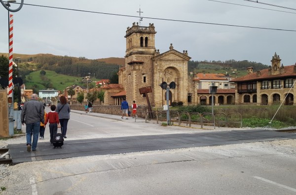 Paso a nivel de Forjas de Buelna