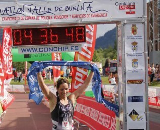 Aida Valiño gana el Triatlón Valle de Buelna