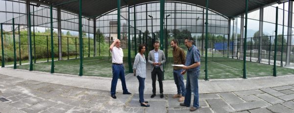 Inauguración de las renovadas pistas de pádel en Los Corrales