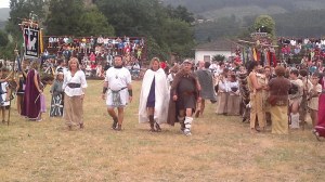 En el centro, Óscar del Val con su directiva