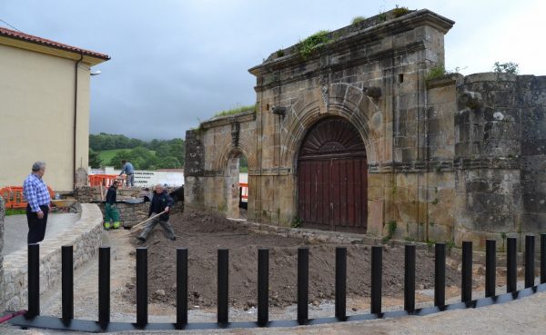 Tezanos en las obras de la Portalada de la Casona