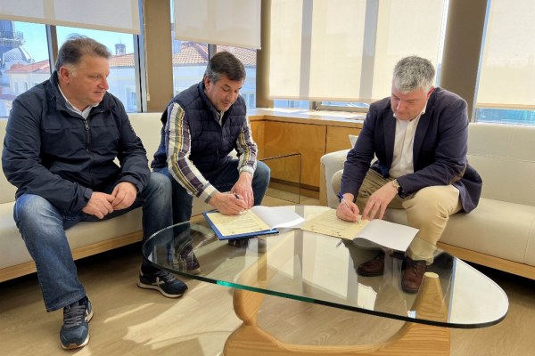 Vela, Cuevas y Agüeros en el despacho del consejero