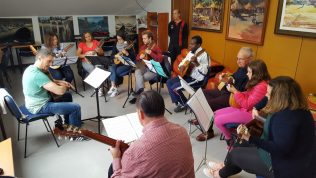 La Orquesta de Plectro de Los Corrales de Buelna se presenta ante su público