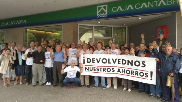 Afectados en la foto final de la concentración de hoy.