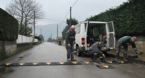 Instalación de reductores en la calle San Fernando