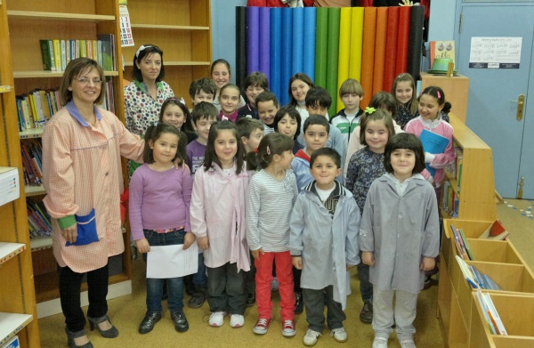 El CEIP Pereda recuerda a Dickens en La Radio Con Clase