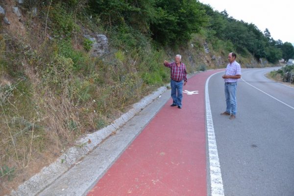 Hasta el lugar se desplazó el alcalde, Pablo Gómez, para conocer los detalles del accidente