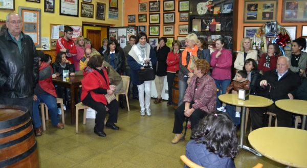 Asamblea en San Mateo con la alcaldesa de Los Corrales