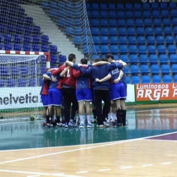 Balonmano Corrales en una piña