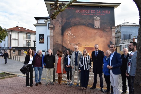 Autoridades en la conmemoración del aniversario