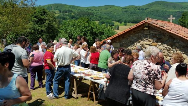 Fiesta para celebrar la inauguración de la ermita