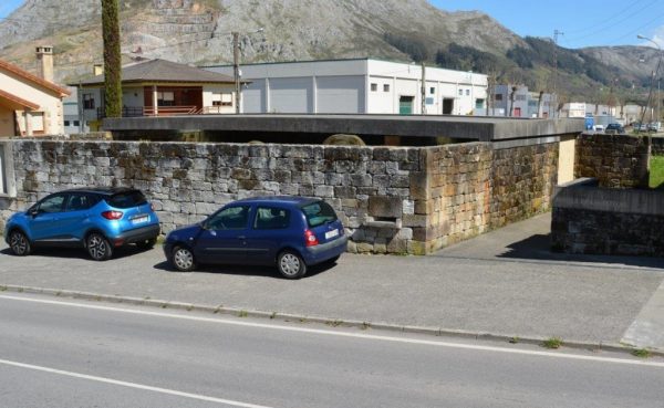 El coordinador en el valle de Buelna recuerda que es el &quot;símbolo patrimonial más representativo de Cantabria&quot;