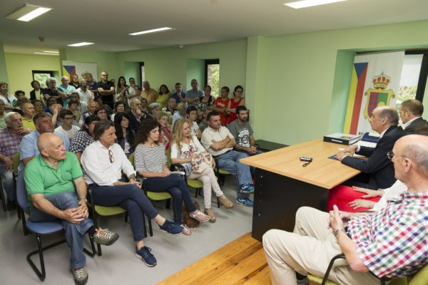 La Consejería de Obras Públicas responde a las demandas de los vecinos y reforzará, además, el servicio de microbuses entre Los Corrales y San Felices