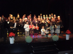 La Coral de Los Corrales canta a la Navidad