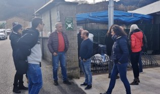 Mañana de sirenas y mensajes en Iguña, Pesquera y Aguayo