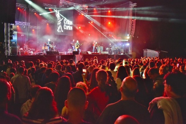 Concierto de los Celtas Cortos en Los Corrales