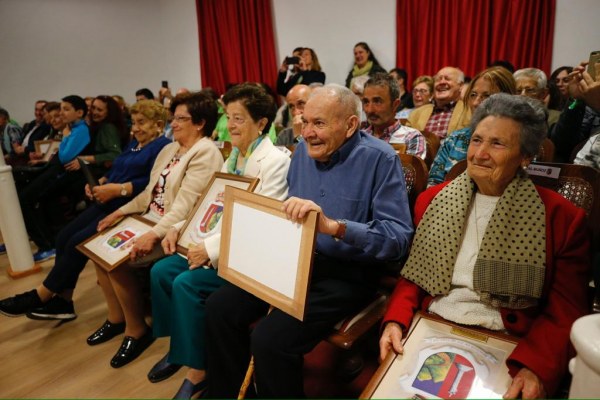 Homenaje a los mayores en Bárcena