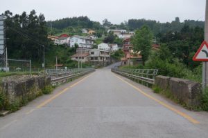 Entrada al barrio de Penías