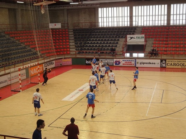 Gran victoria de BM Corrales en Eibar.