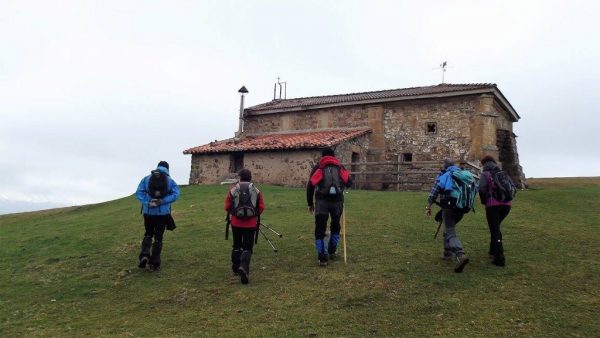 Fallece un senderista en la pista hacia el Moral