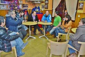 Encuentro entre representantes de Rebujas y Podemos
