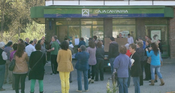 Concentración en Arenas de Iguña