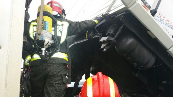 El fuego afectó a la cabeza tractora.