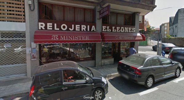 Joyería Relojería El Leonés, en calle La Paz.