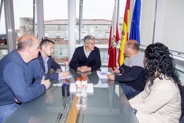 Reunión en la sede de Deportes