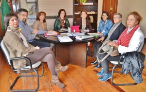 Asistentes a la presentación del colectivo en el despacho de la Alcaldía