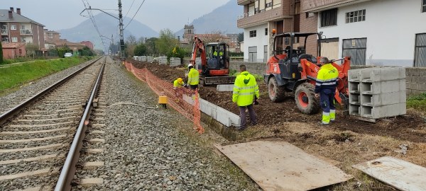 Obras de Adif en la red viaria de Los Corrales