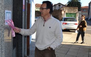 Salvador Victorino en la anterior campaña de regalo de bolsas