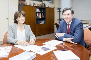 Fernández Mañanes con la alcaldesa de Molledo