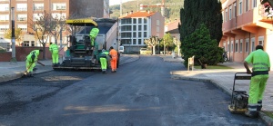 Labores de asfaltado en La Pontanilla
