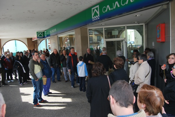 Concentración en la Caja de Los Corrales